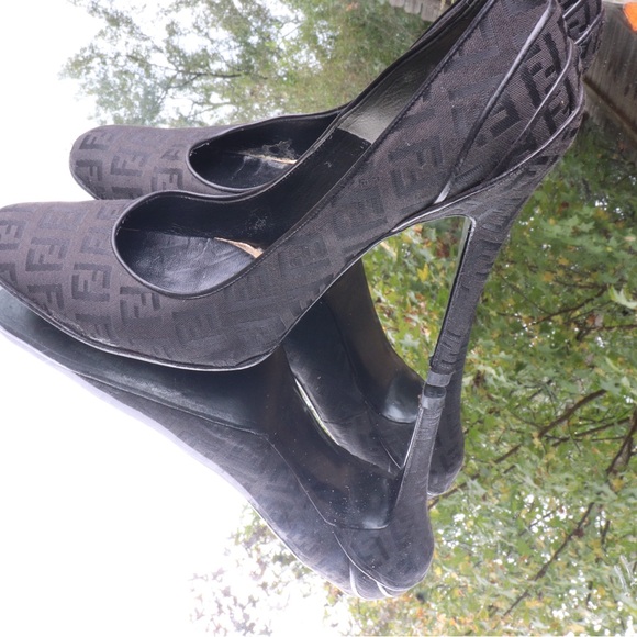 Fendi Women's Black and Brown Heels - Picture 5 of 8